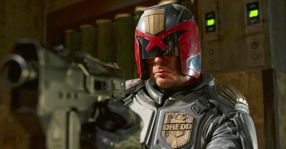 #15 Judge Dredd's Lawgiver - Best Superhero Weapons