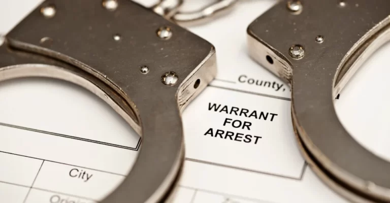 What Is a Vampire Straw Why Was a Man Arrested for Carrying It
