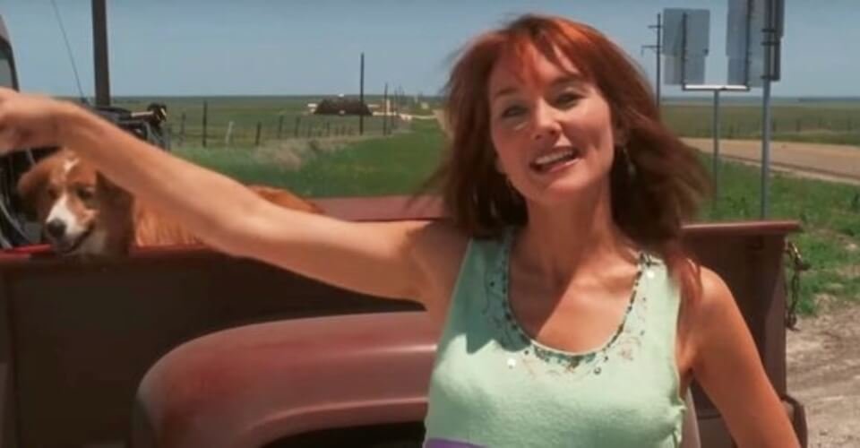 See Lari White's Pivotal Scene in Tom Hanks' 'Cast Away