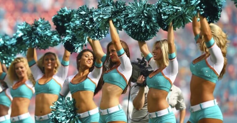 How Much Do NFL Cheerleaders Make?