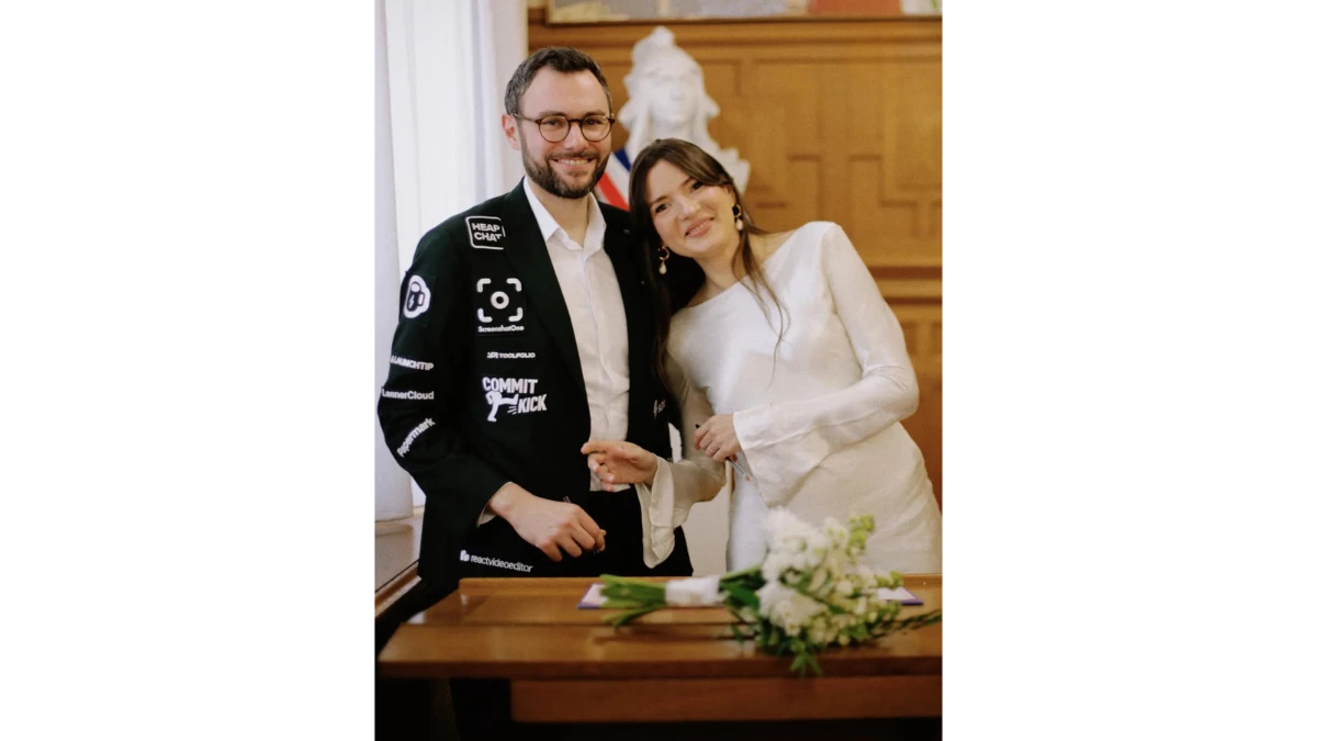 Groom Sells Ads on His Wedding Suit to Pay for the Big Day 2 Dagobert Renouf and Anna Plynina mariage
